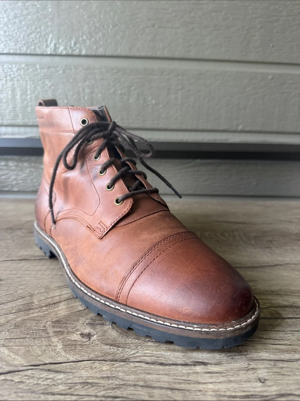 Cole Haan Men's Chestnut Leather Chukka Boots size 10 M